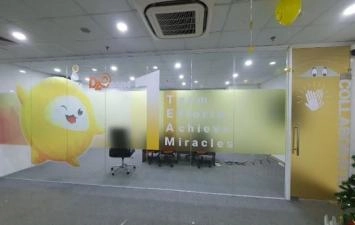 Dán decal trang trí văn phòng giá rẻ tại Hóc Môn